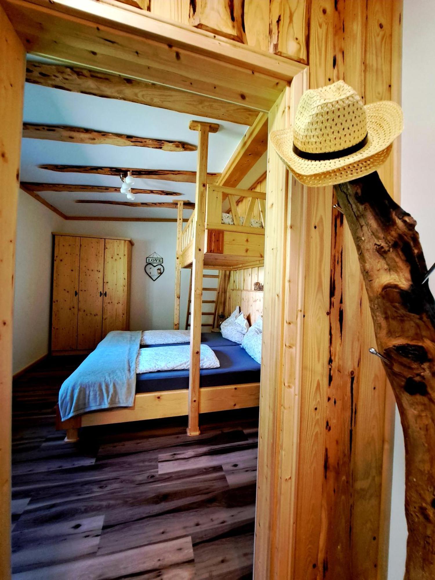 Erlebnisbauernhof Gutschi Ranch Kamp Chambre photo